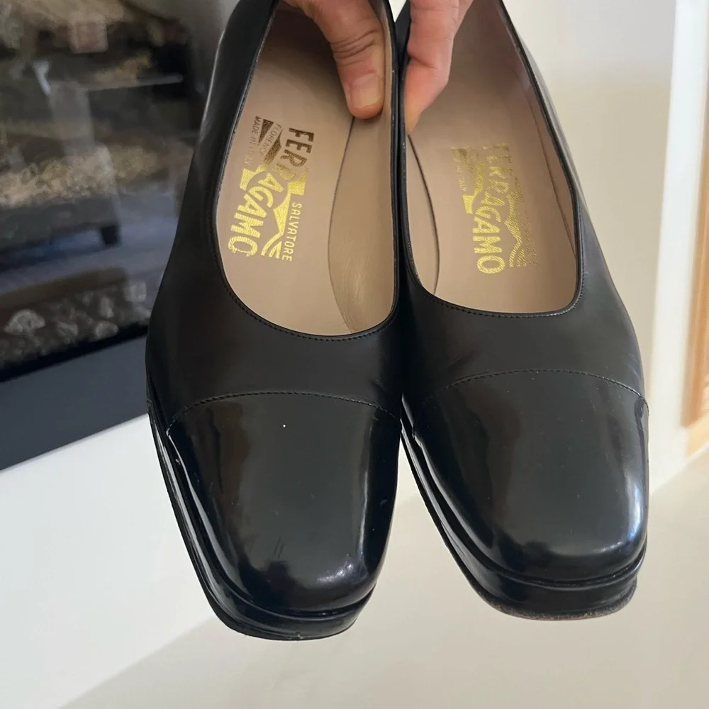 Salvatore Ferragamo pumps Black leather Women's Shoes